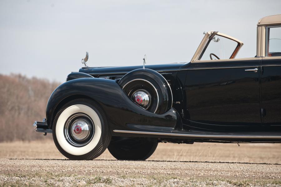  Packard Twelve All-Weather Cabriolet by Brunn 1939 года  (фото 3 из 22)